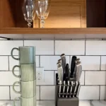 Urban Nest Midtown 1005 1005 01 airbnb kitchen (2)